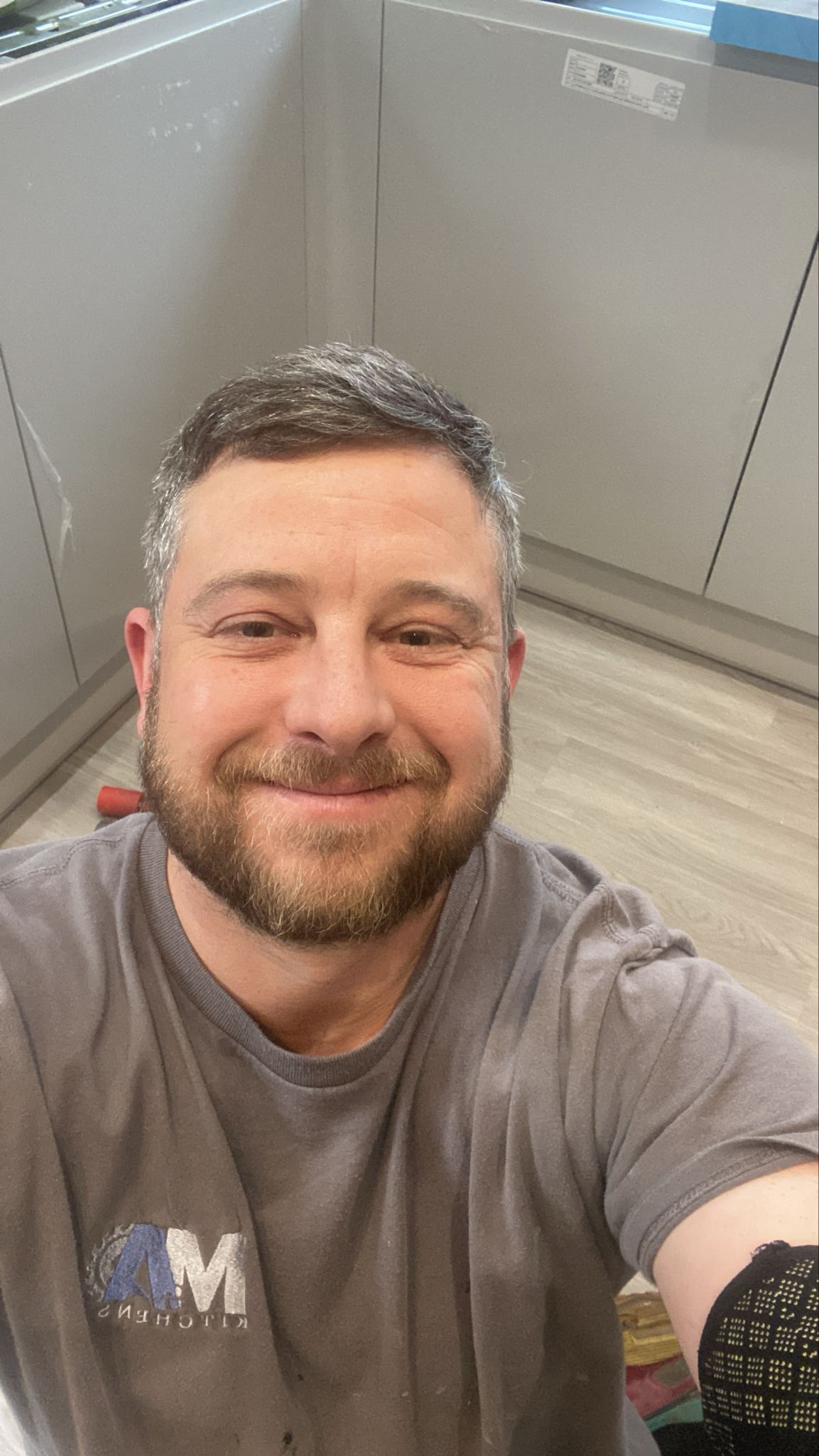 headshot image of team member: simon.jpg